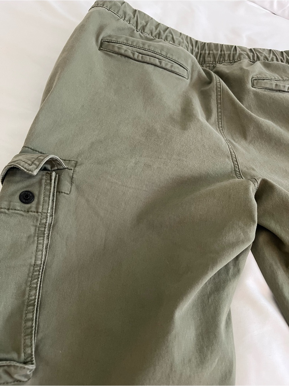 Old Navy Men's Olive Cargo Jogger Pants with Drawstring - Picture 4 of 11